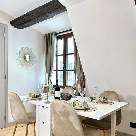 Sublime In Marais * Paryż