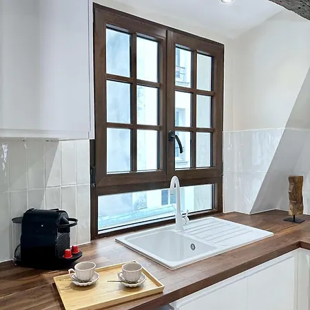 Sublime In Marais Apartment *